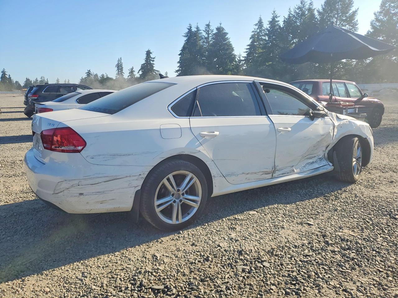 2015 Volkswagen Passat Se White vin: 1VWBV7A30FC025562