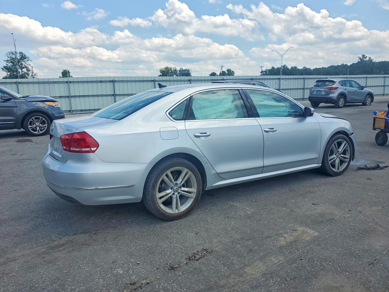 2015 Volkswagen Passat Se Silver vin: 1VWBV7A30FC044208