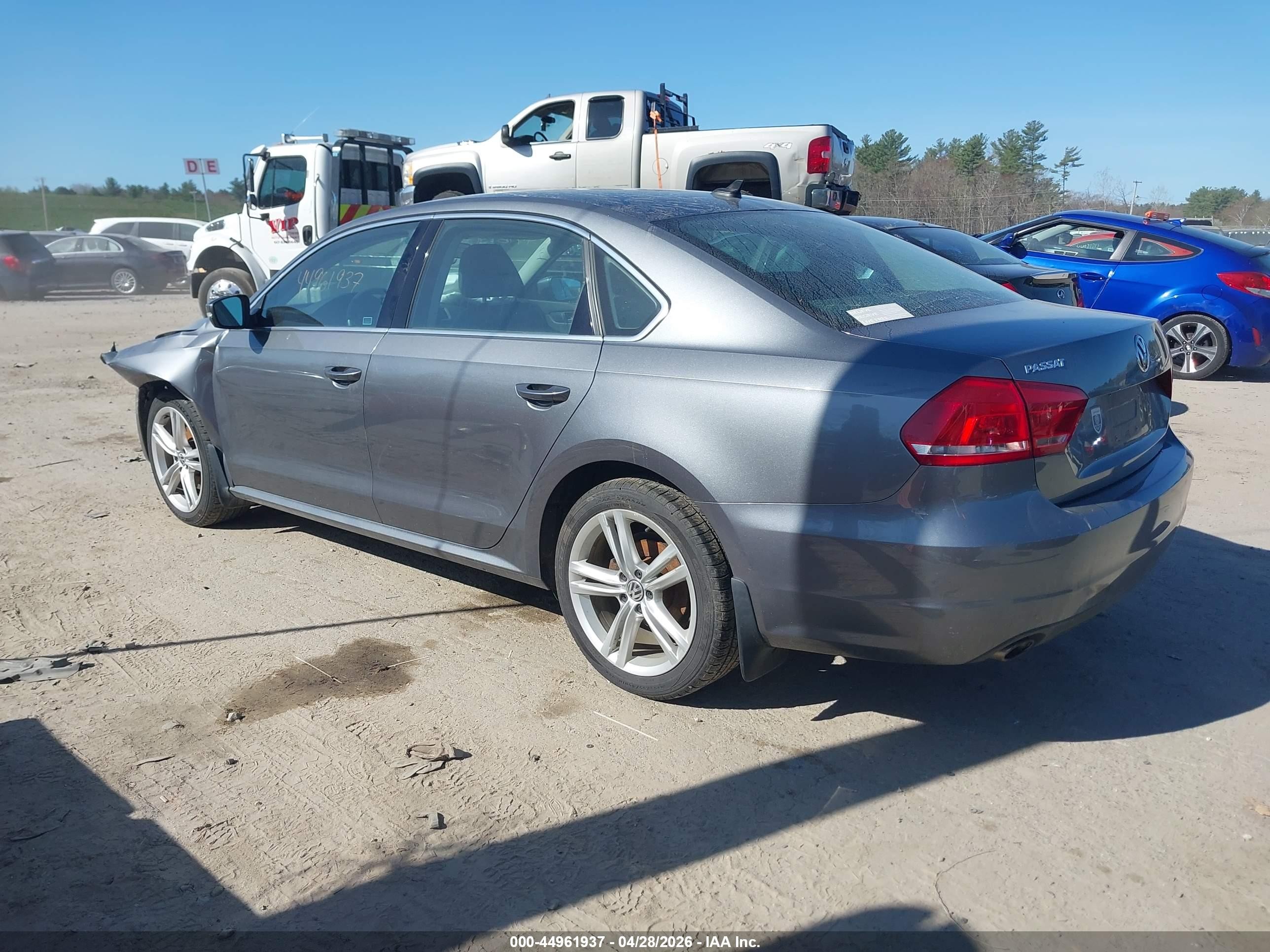 2015 Volkswagen Passat 2.0l Tdi Se Gray vin: 1VWBV7A31FC074611