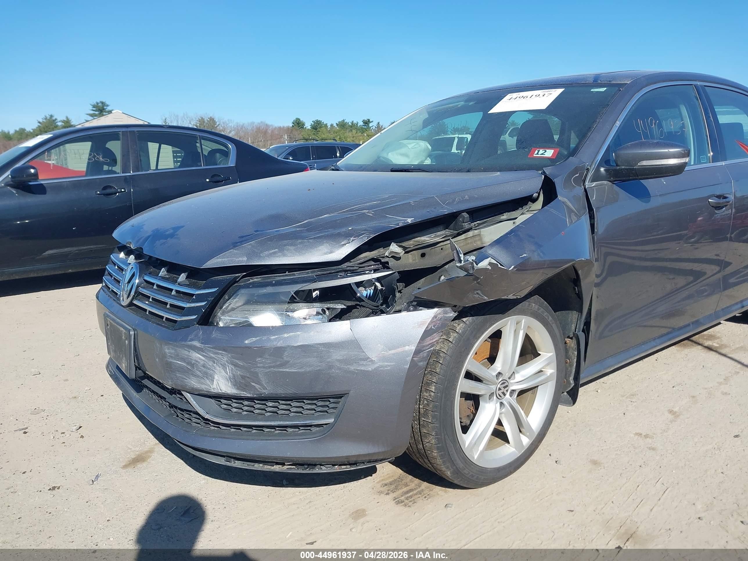 2015 Volkswagen Passat 2.0l Tdi Se Gray vin: 1VWBV7A31FC074611