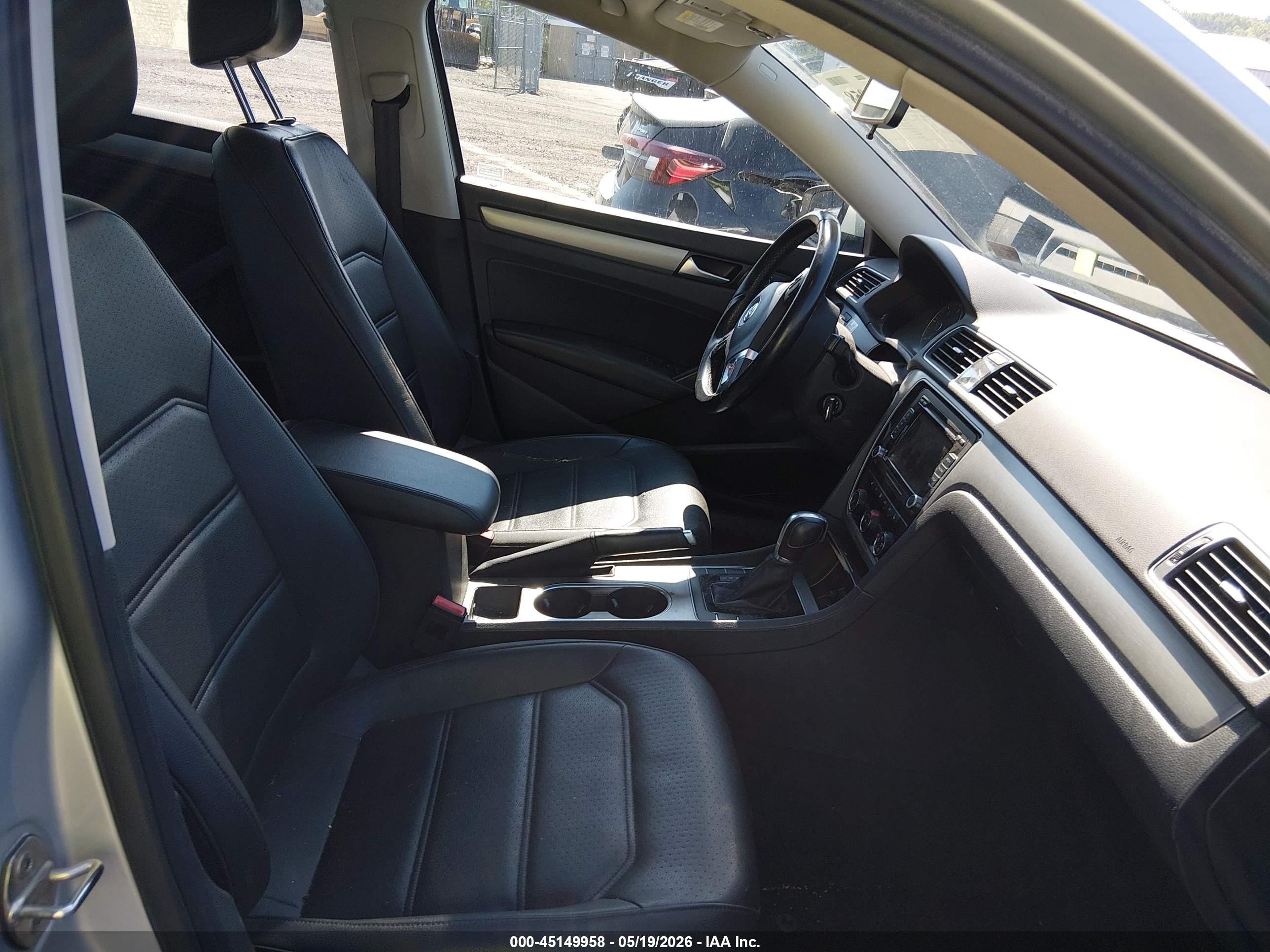 2015 Volkswagen Passat 2.0l Tdi Se Серебряный vin: 1VWBV7A31FC091313