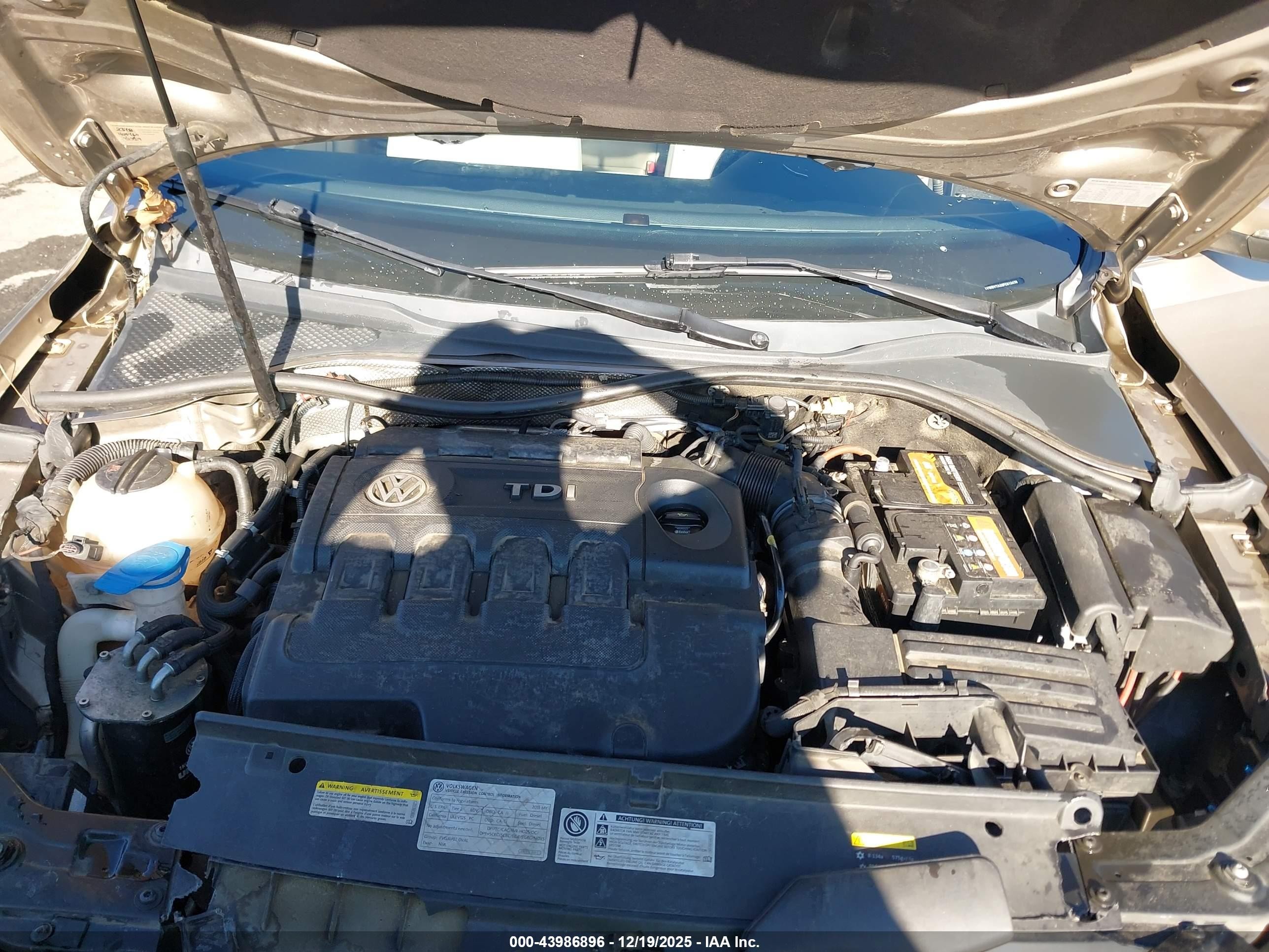 2015 Volkswagen Passat 2.0l Tdi Se Gold vin: 1VWBV7A32FC013476