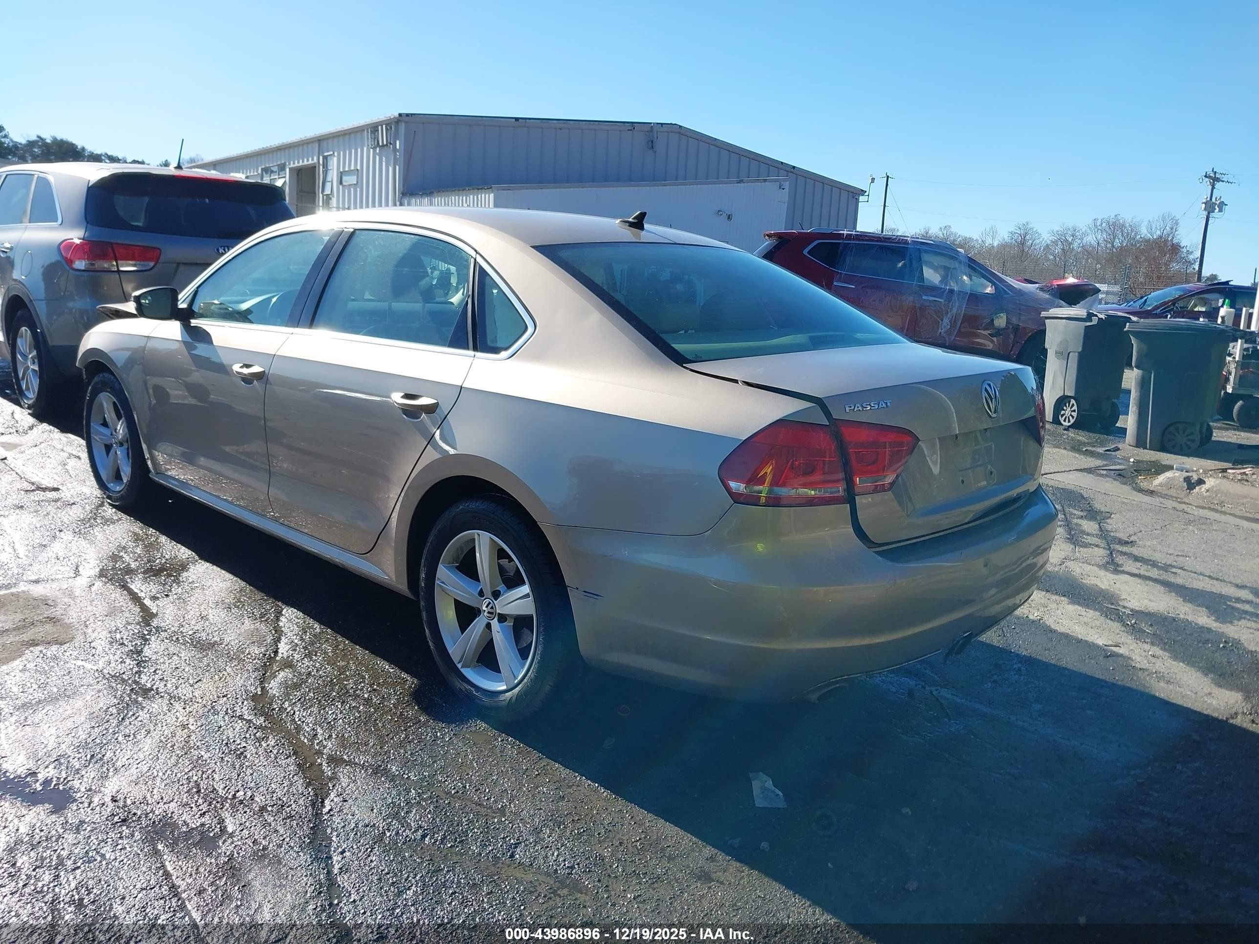2015 Volkswagen Passat 2.0l Tdi Se Gold vin: 1VWBV7A32FC013476