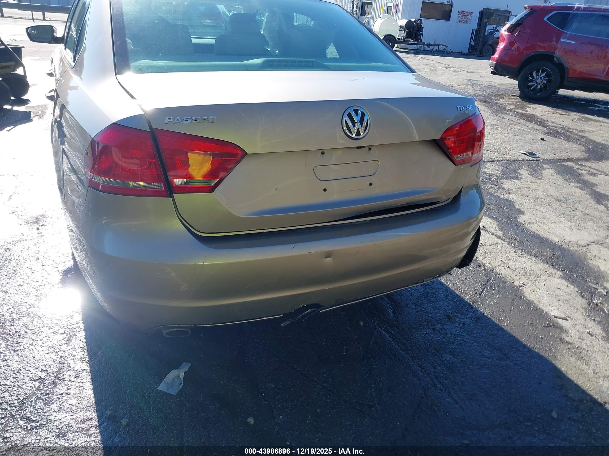 2015 Volkswagen Passat 2.0l Tdi Se Gold vin: 1VWBV7A32FC013476