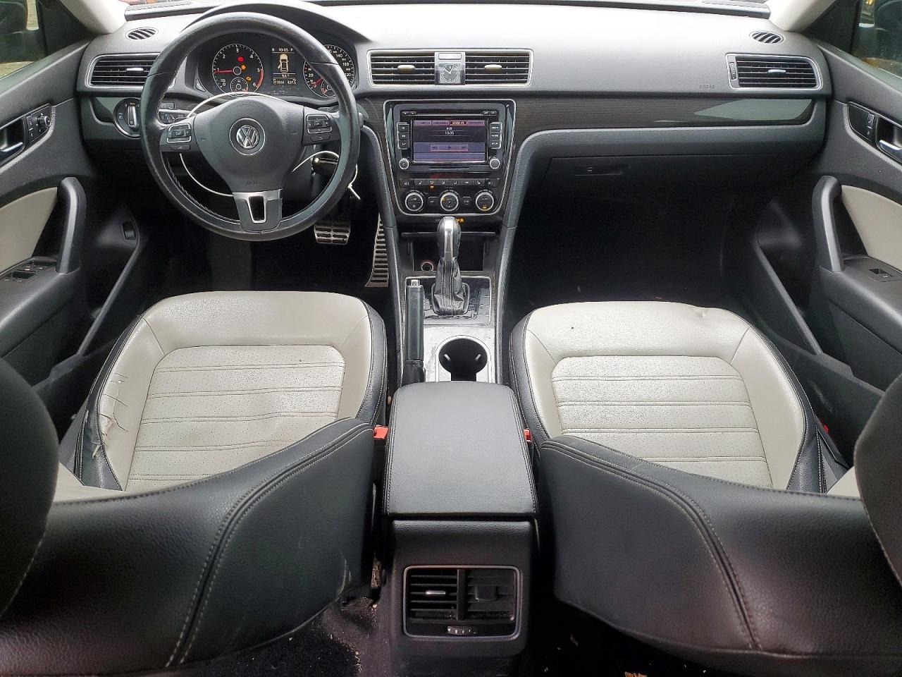 2015 Volkswagen Passat Se Черный vin: 1VWBV7A32FC023781