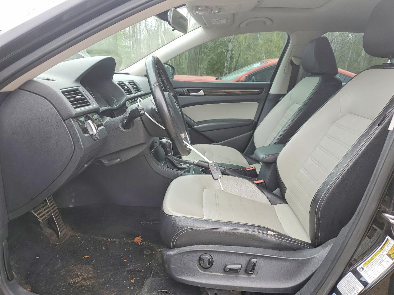2015 Volkswagen Passat Se Черный vin: 1VWBV7A32FC023781
