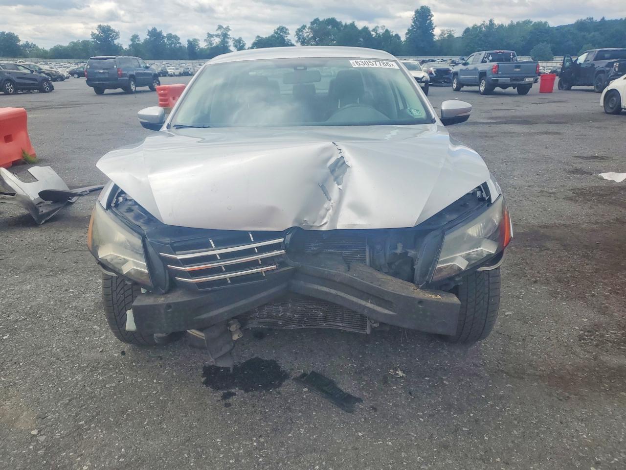 2015 Volkswagen Passat Se Silver vin: 1VWBV7A32FC061043
