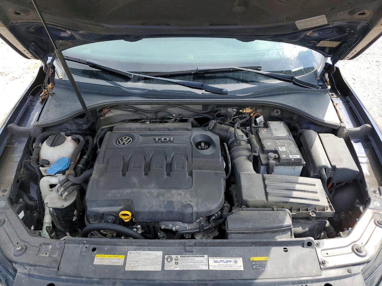 2015 Volkswagen Passat Se Blue vin: 1VWBV7A33FC014233