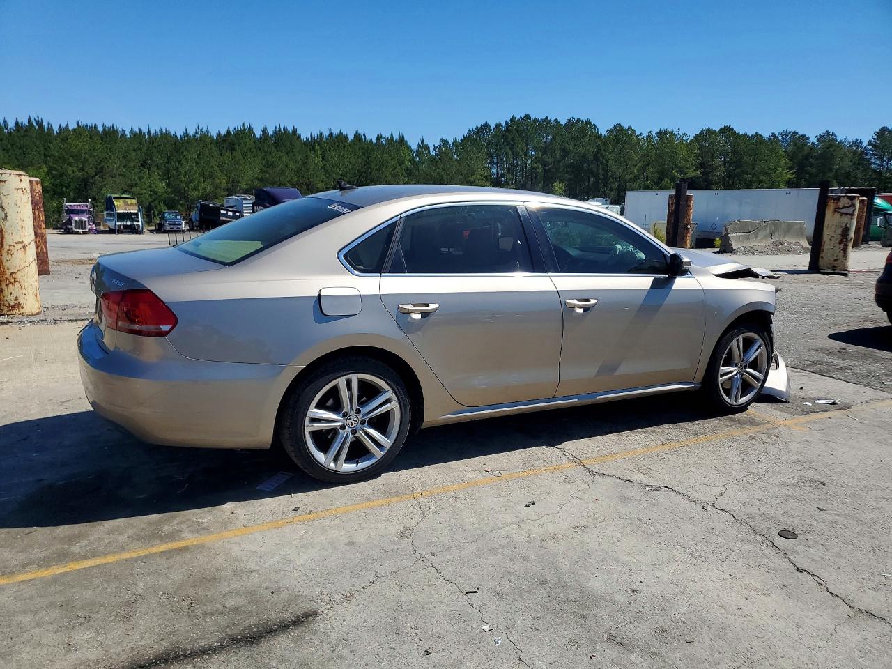 2015 Volkswagen Passat Se Tan vin: 1VWBV7A33FC038743