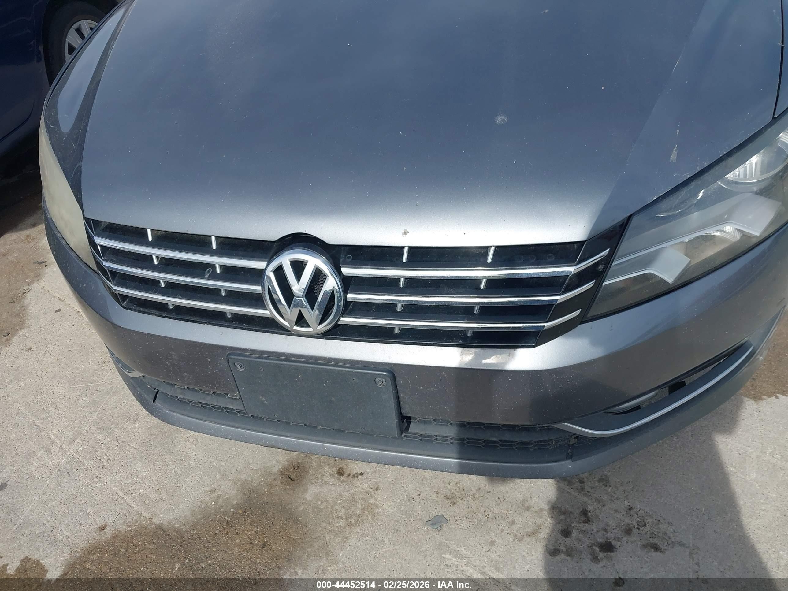 2015 Volkswagen Passat 2.0l Tdi Se Gray vin: 1VWBV7A33FC046275