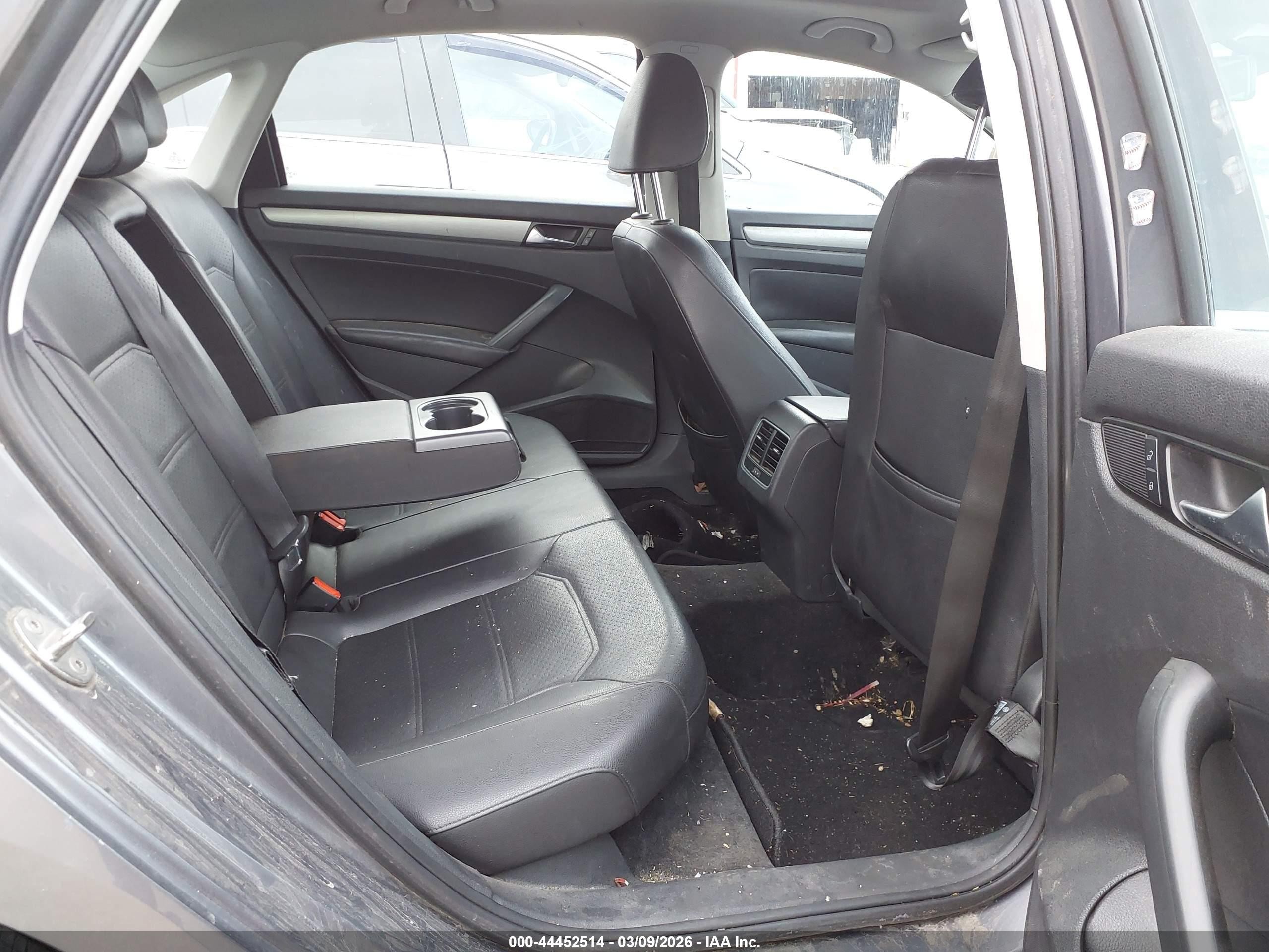 2015 Volkswagen Passat 2.0l Tdi Se Gray vin: 1VWBV7A33FC046275