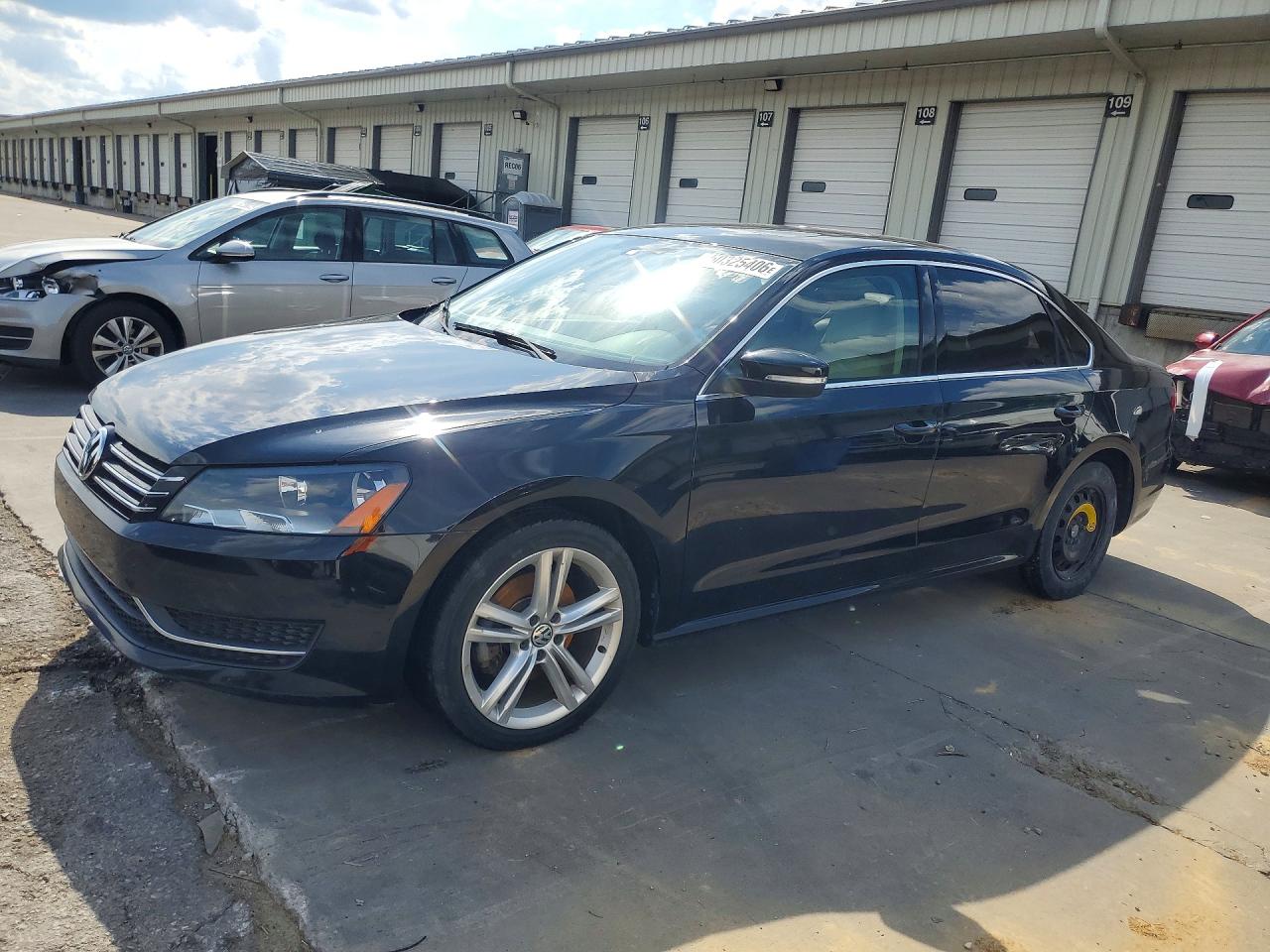 2015 Volkswagen Passat Black vin: 1VWBV7A33FC049046
