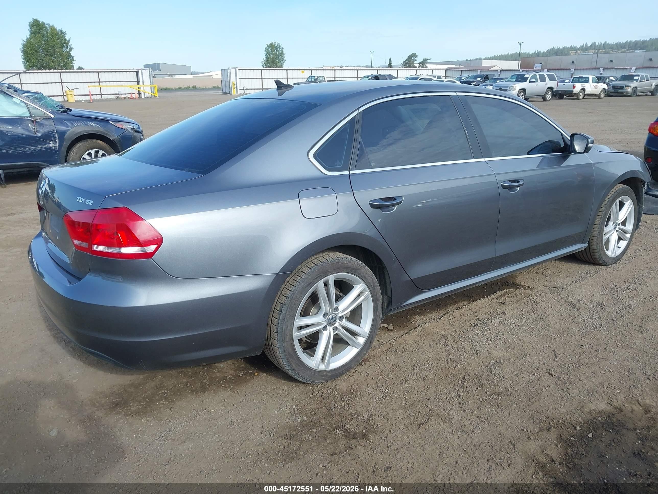 2015 Volkswagen Passat 2.0l Tdi Se Gray vin: 1VWBV7A33FC090888