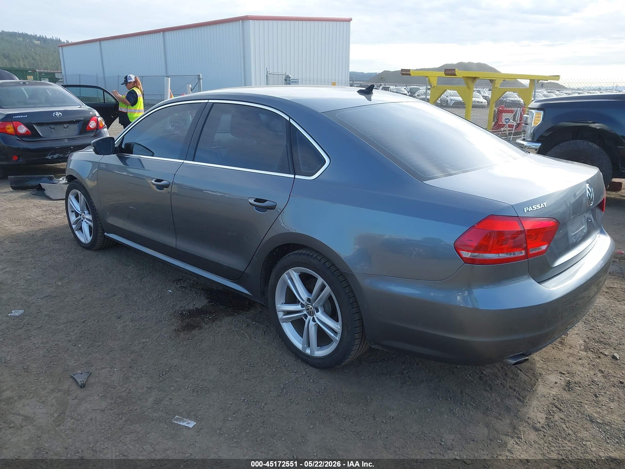 2015 Volkswagen Passat 2.0l Tdi Se Gray vin: 1VWBV7A33FC090888