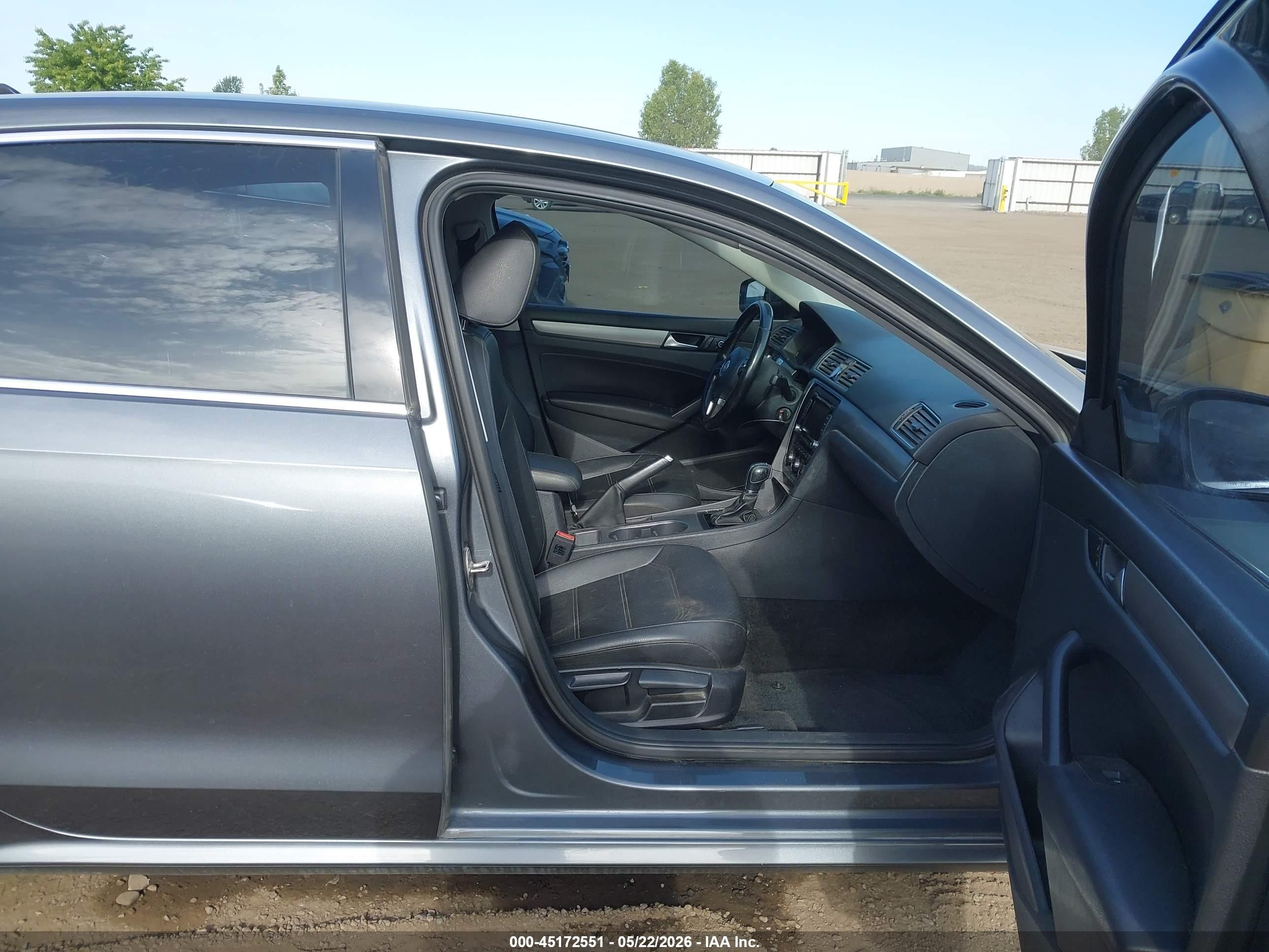 2015 Volkswagen Passat 2.0l Tdi Se Gray vin: 1VWBV7A33FC090888
