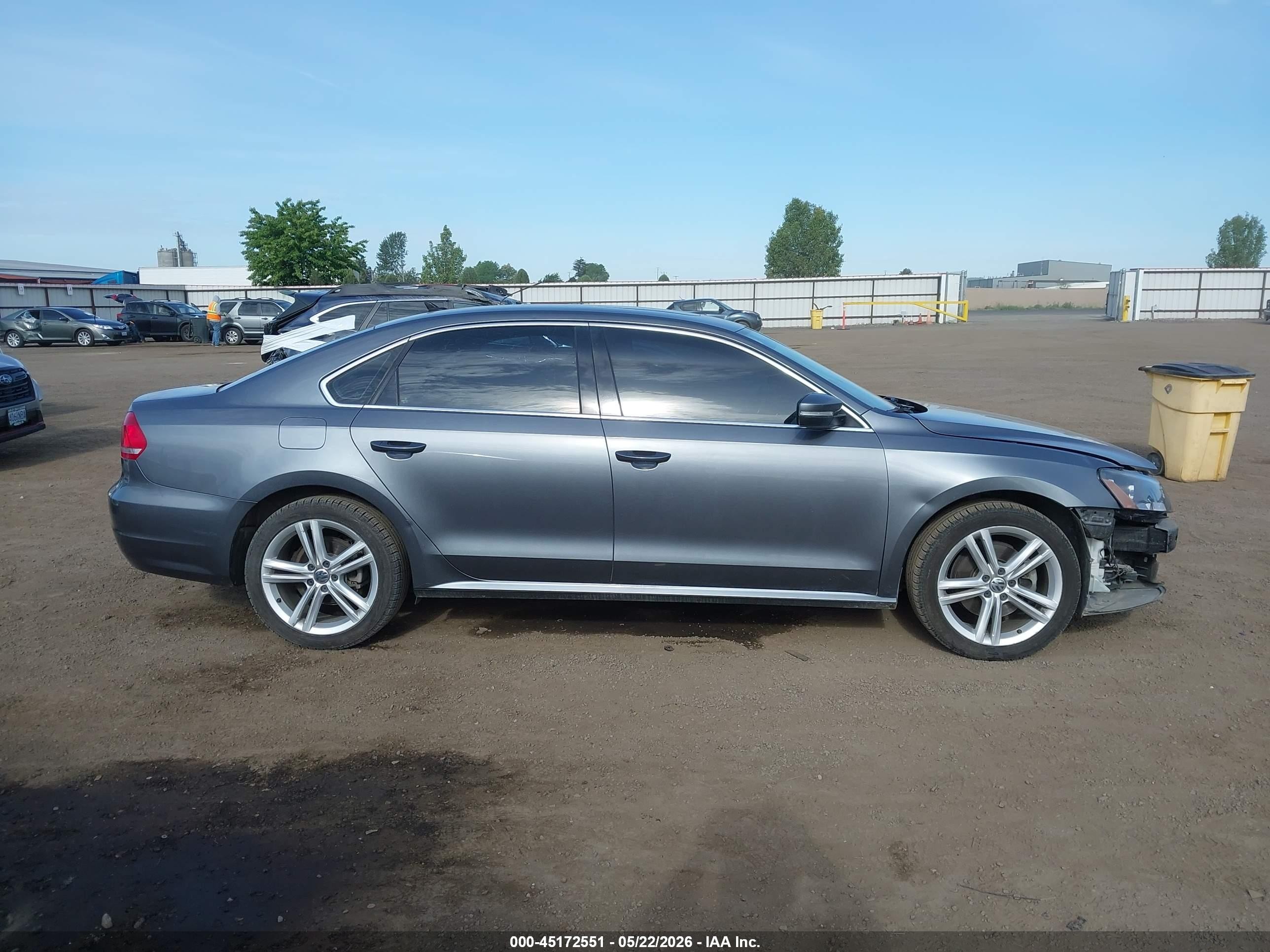 2015 Volkswagen Passat 2.0l Tdi Se Gray vin: 1VWBV7A33FC090888