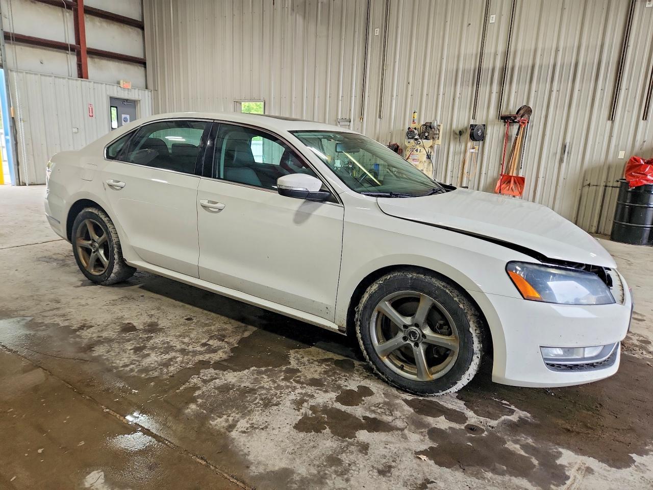 2015 Volkswagen Passat Se White vin: 1VWBV7A33FC105048