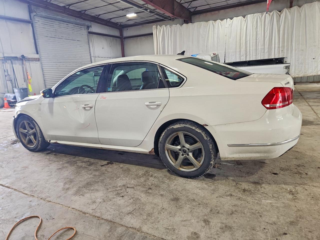 2015 Volkswagen Passat Se White vin: 1VWBV7A33FC105048
