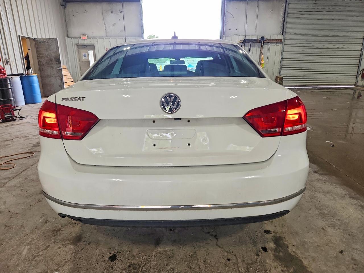 2015 Volkswagen Passat Se White vin: 1VWBV7A33FC105048