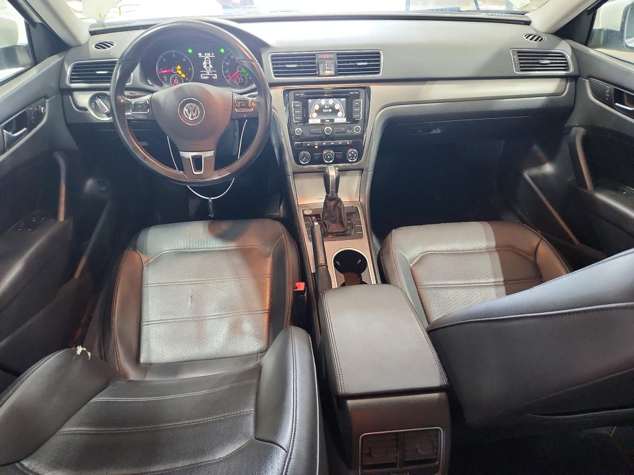2015 Volkswagen Passat Se White vin: 1VWBV7A33FC105048