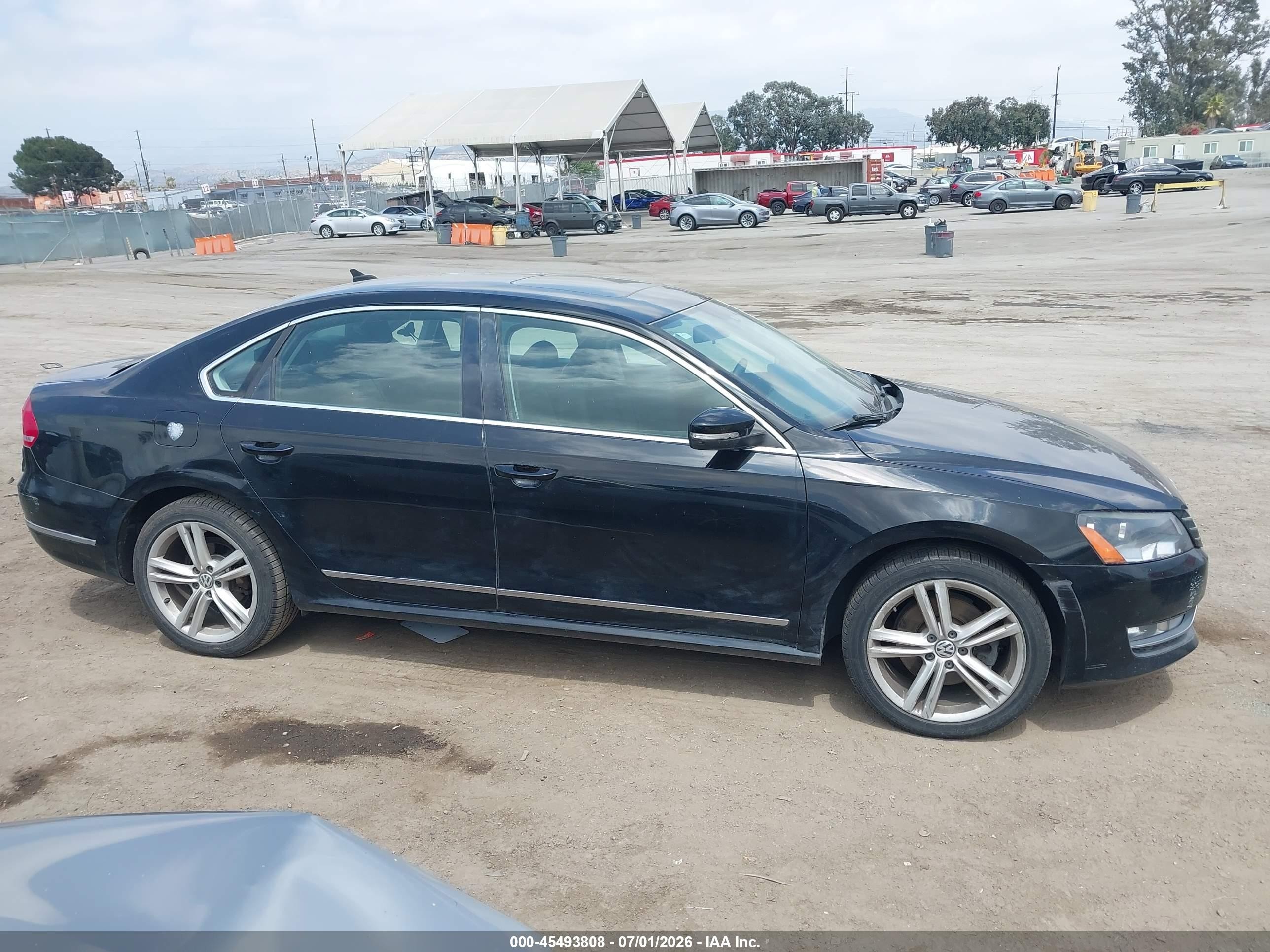 2015 Volkswagen Passat 2.0l Tdi Se Black vin: 1VWBV7A34FC036290