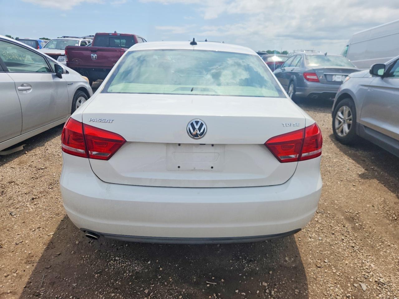 2015 Volkswagen Passat Se White vin: 1VWBV7A34FC056944