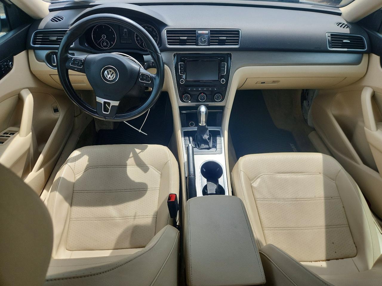 2015 Volkswagen Passat Se White vin: 1VWBV7A34FC056944
