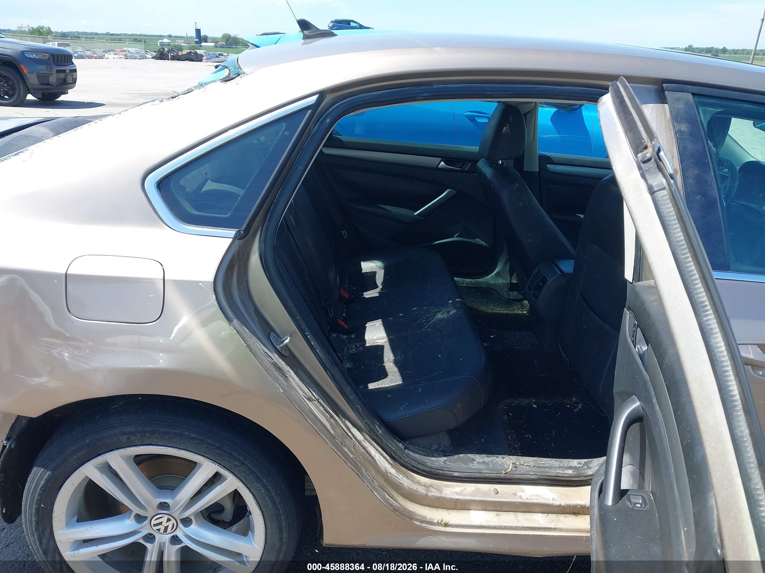 2015 Volkswagen Passat 2.0l Tdi Se Brown vin: 1VWBV7A34FC067569