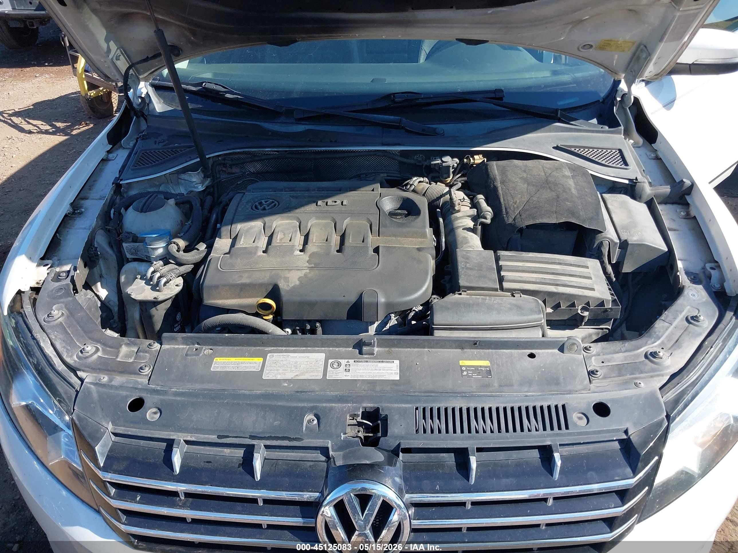 2015 Volkswagen Passat 2.0l Tdi Se White vin: 1VWBV7A35FC034953