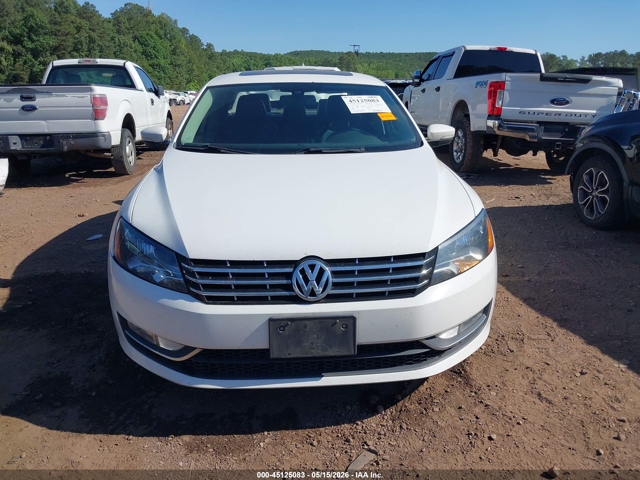 2015 Volkswagen Passat 2.0l Tdi Se White vin: 1VWBV7A35FC034953