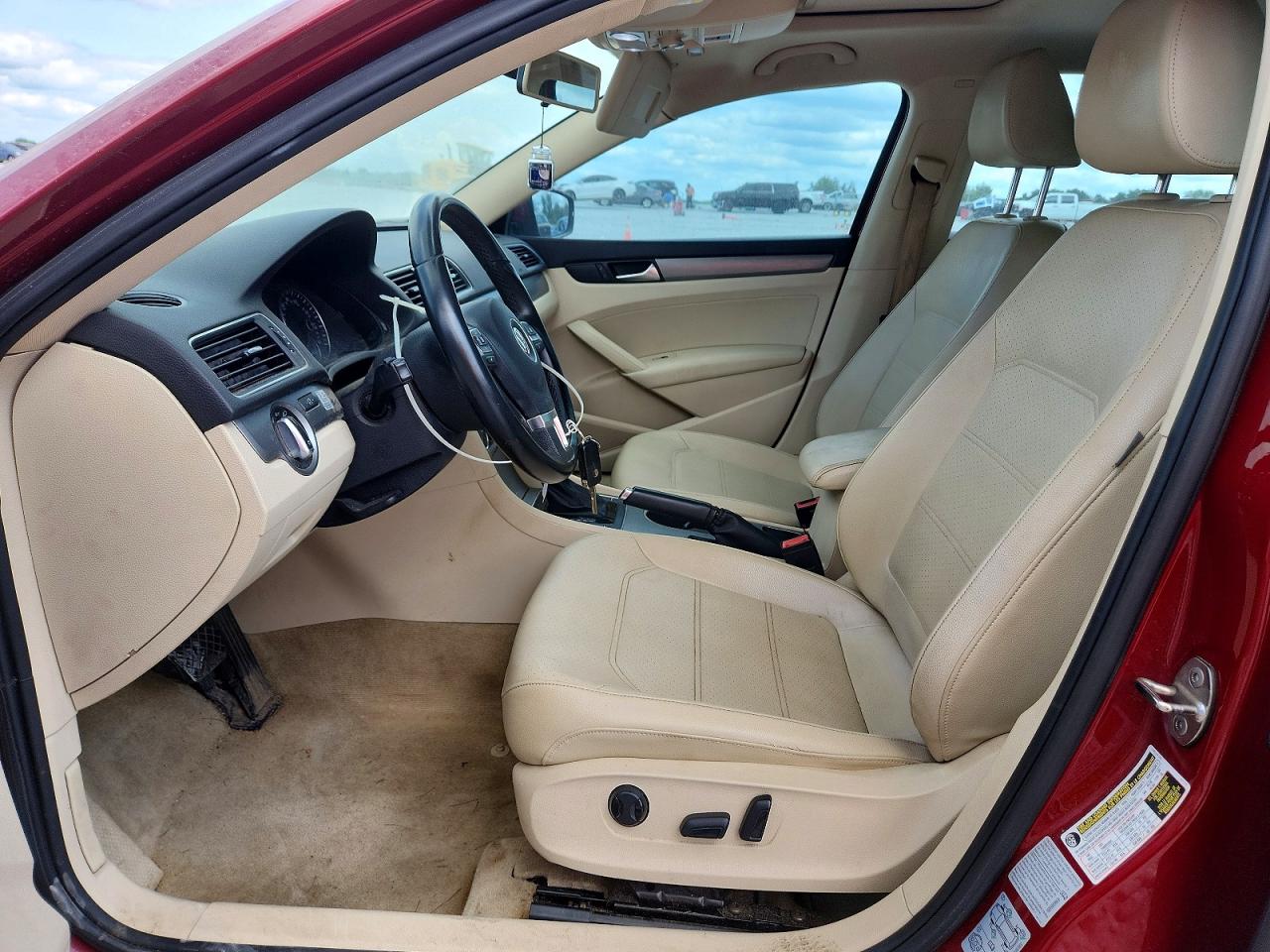 2015 Volkswagen Passat Se Red vin: 1VWBV7A35FC043765