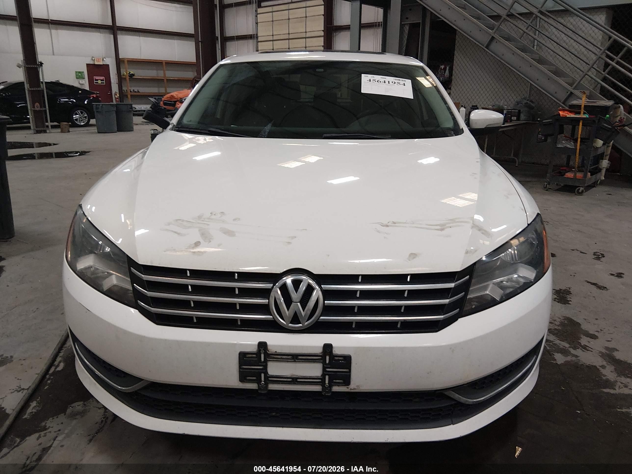 2015 Volkswagen Passat 2.0l Tdi Se White vin: 1VWBV7A35FC045466