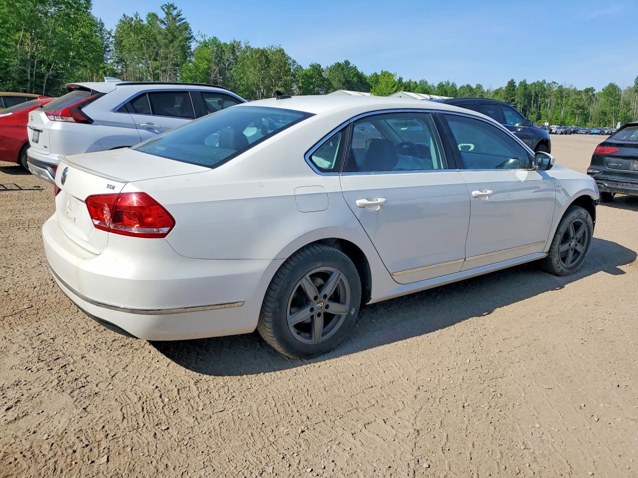 2015 Volkswagen Passat Se White vin: 1VWBV7A35FC048786