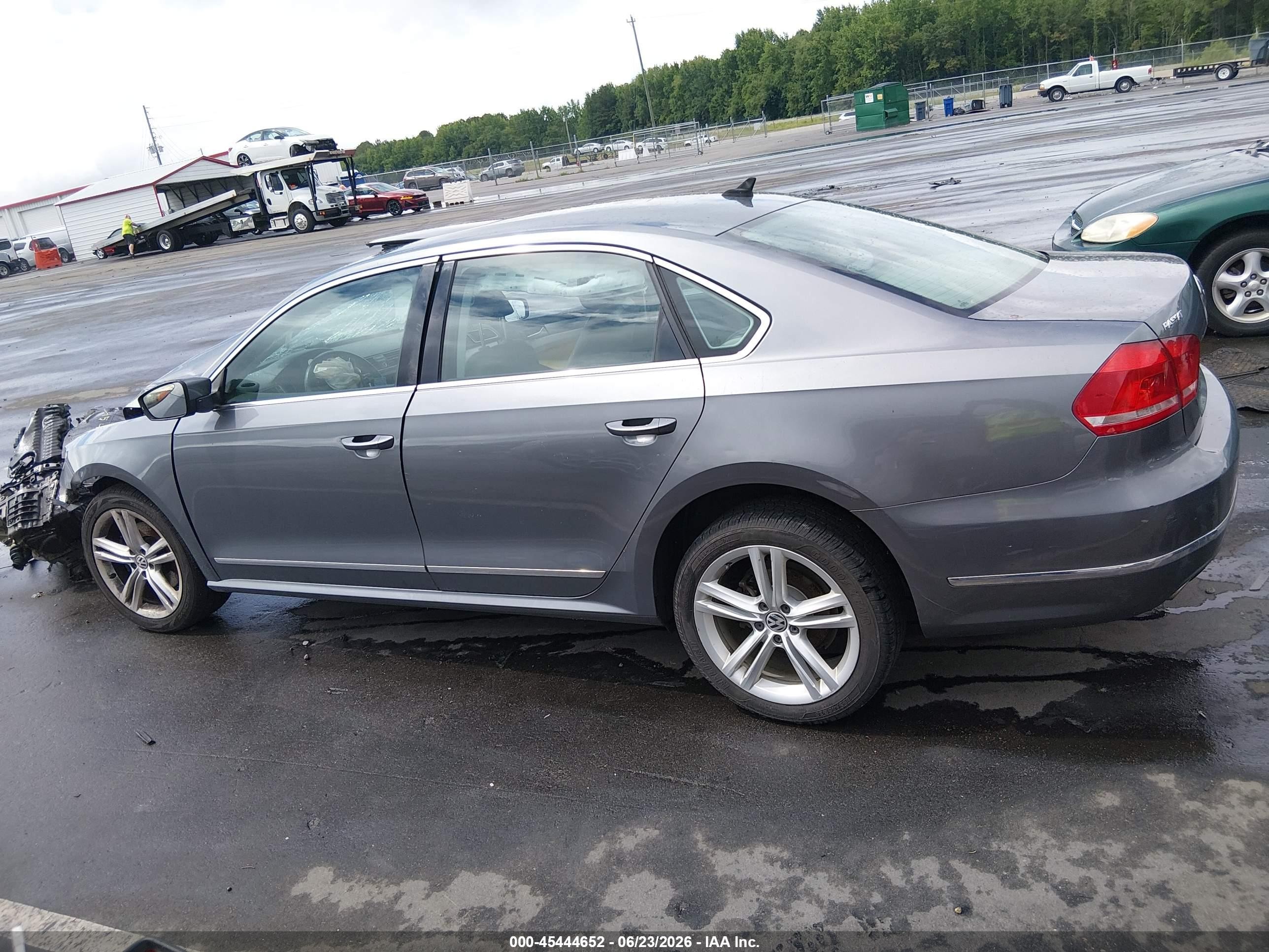 2015 Volkswagen Passat 2.0l Tdi Se Gray vin: 1VWBV7A35FC082064