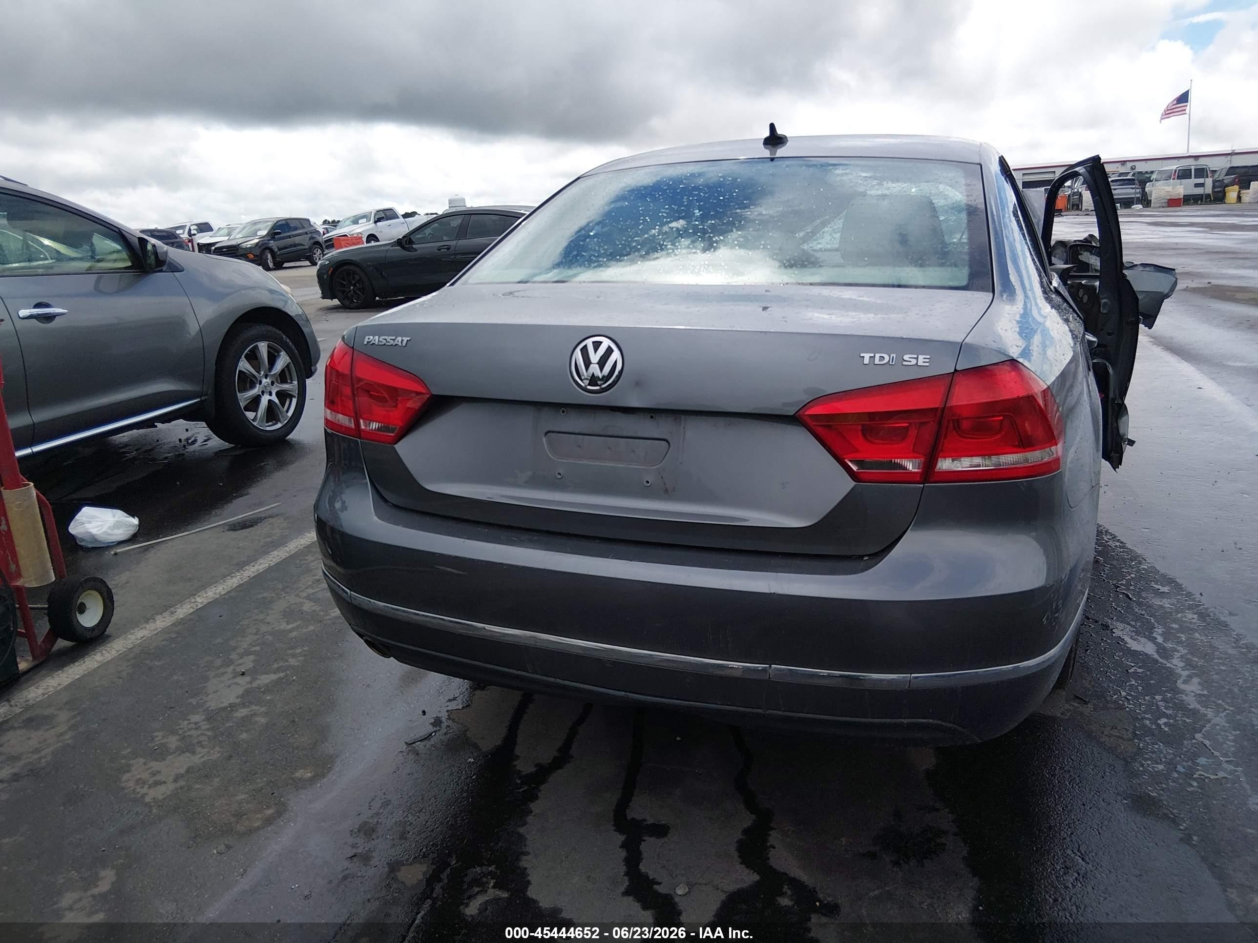 2015 Volkswagen Passat 2.0l Tdi Se Gray vin: 1VWBV7A35FC082064