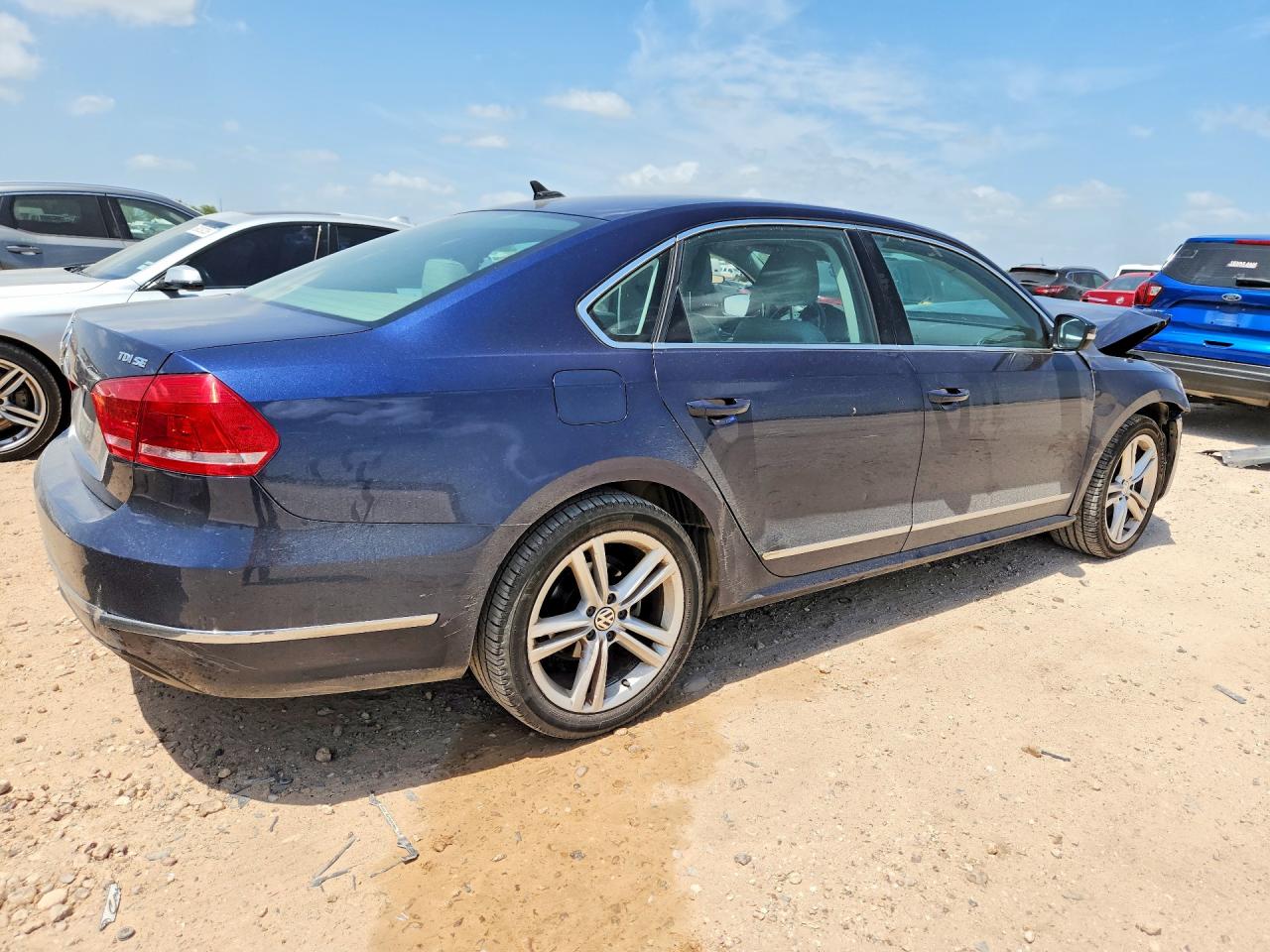 2015 Volkswagen Passat Se Blue vin: 1VWBV7A36FC046982