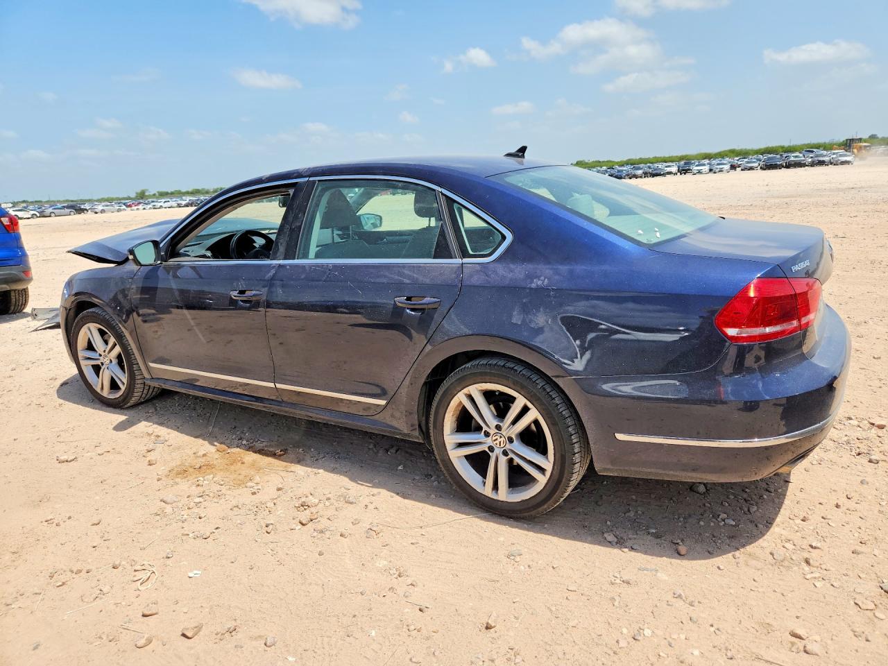 2015 Volkswagen Passat Se Blue vin: 1VWBV7A36FC046982