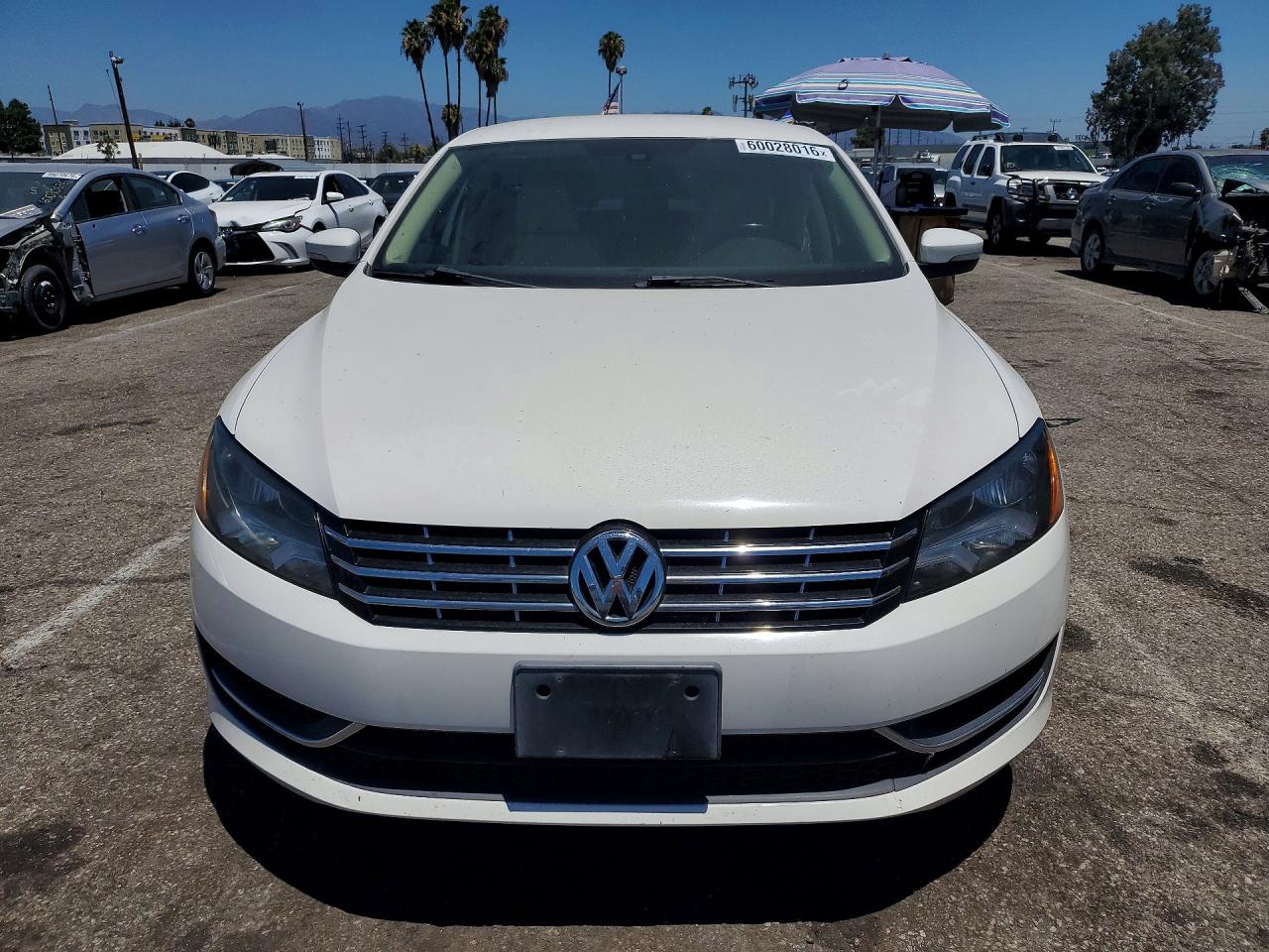 2015 Volkswagen Passat Se White vin: 1VWBV7A36FC057884