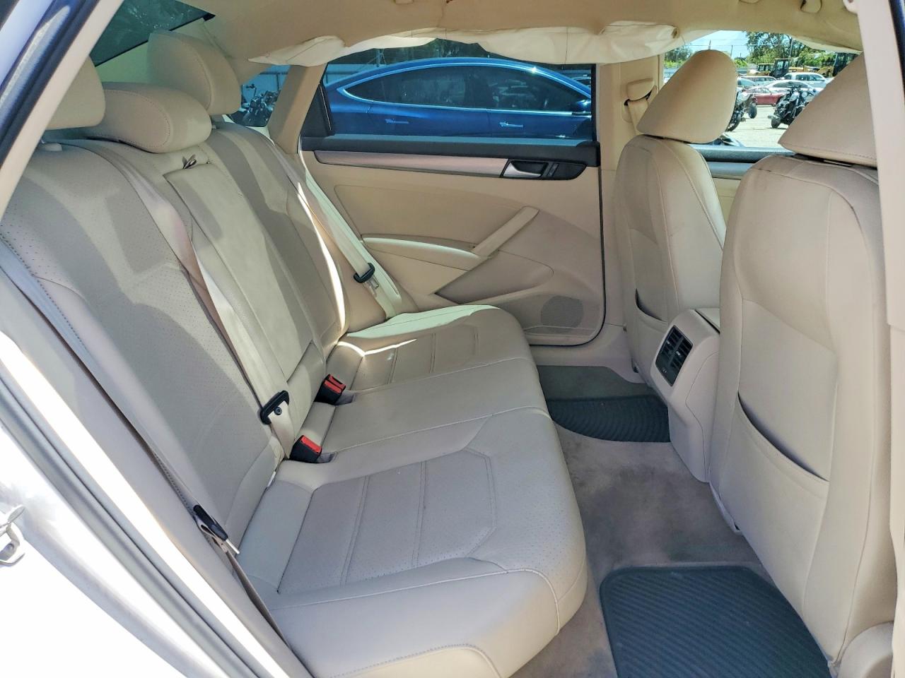 2015 Volkswagen Passat Se White vin: 1VWBV7A36FC057884
