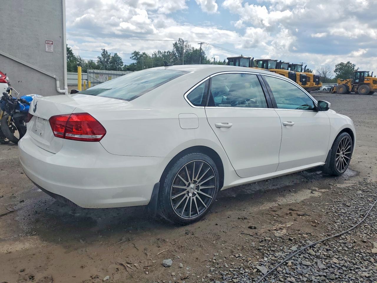 2015 Volkswagen Passat Se White vin: 1VWBV7A36FC085927