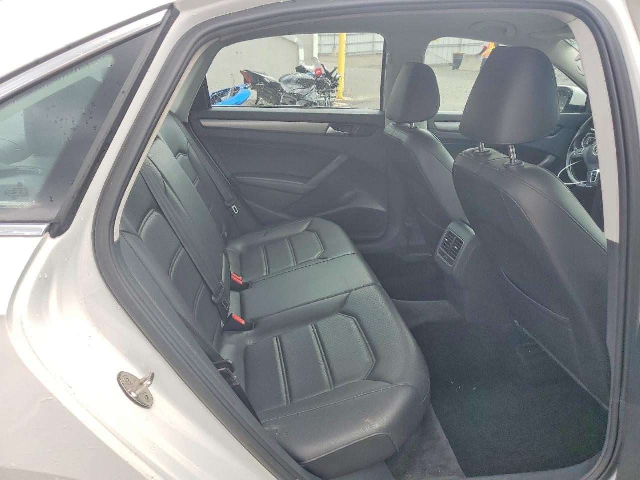 2015 Volkswagen Passat Se White vin: 1VWBV7A36FC085927