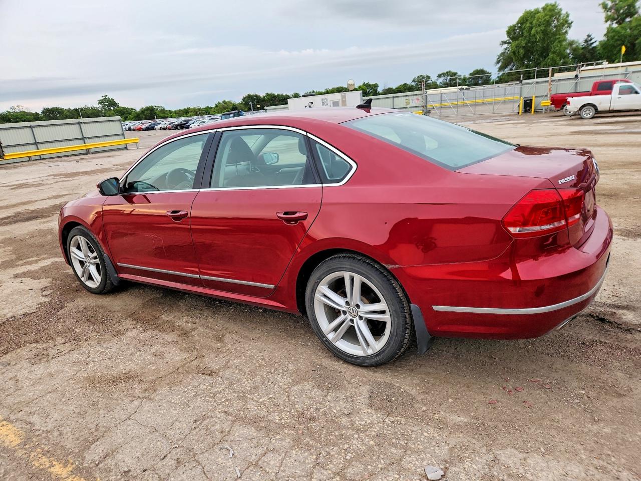 2015 Volkswagen Passat Se Red vin: 1VWBV7A37FC017541