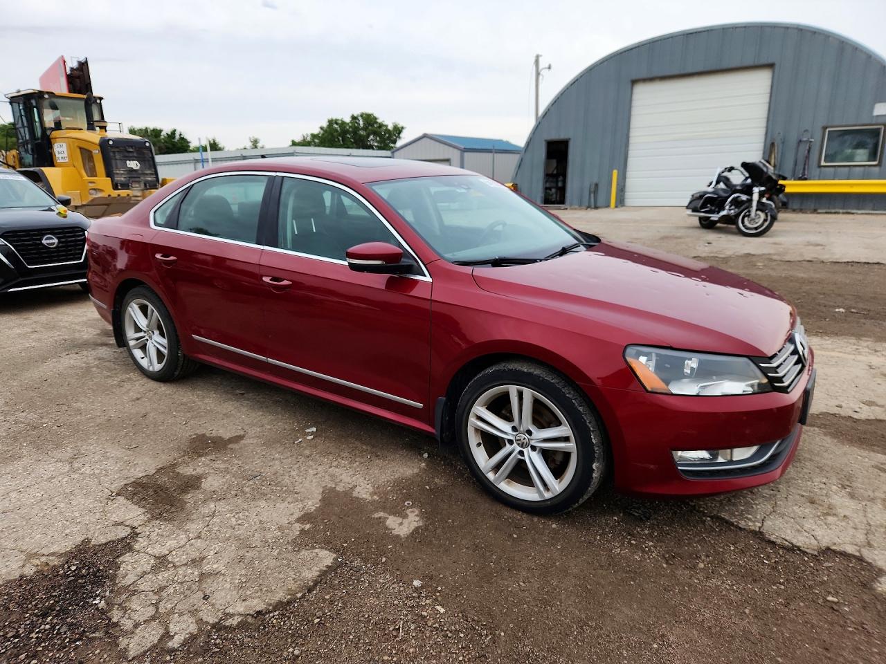 2015 Volkswagen Passat Se Red vin: 1VWBV7A37FC017541