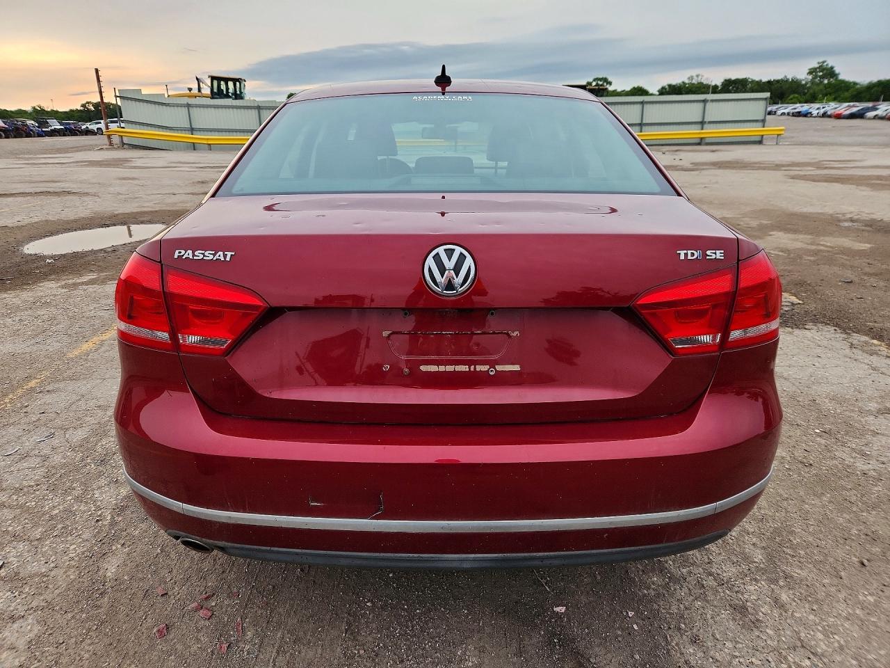 2015 Volkswagen Passat Se Red vin: 1VWBV7A37FC017541
