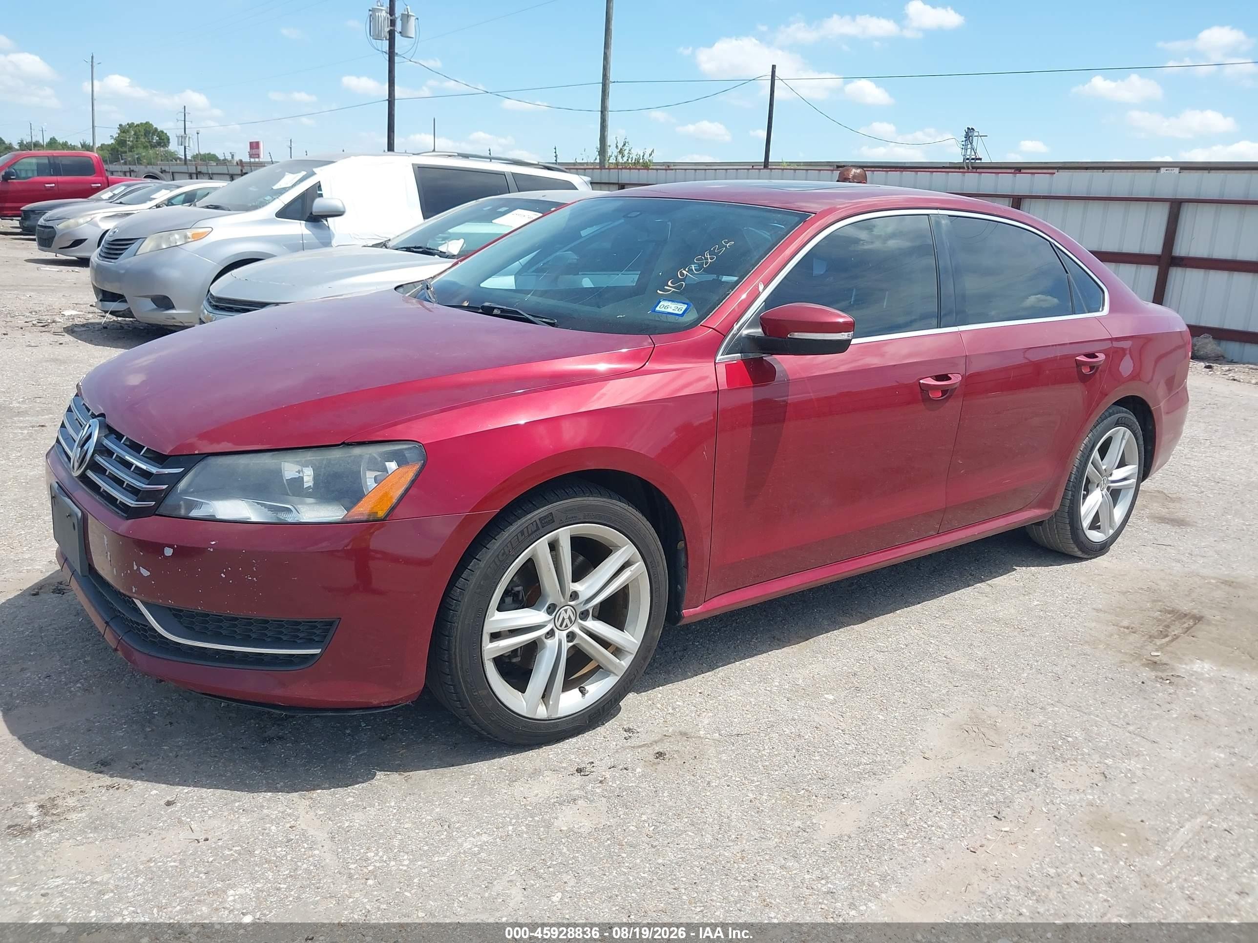 2015 Volkswagen Passat 2.0l Tdi Se Red vin: 1VWBV7A37FC021203