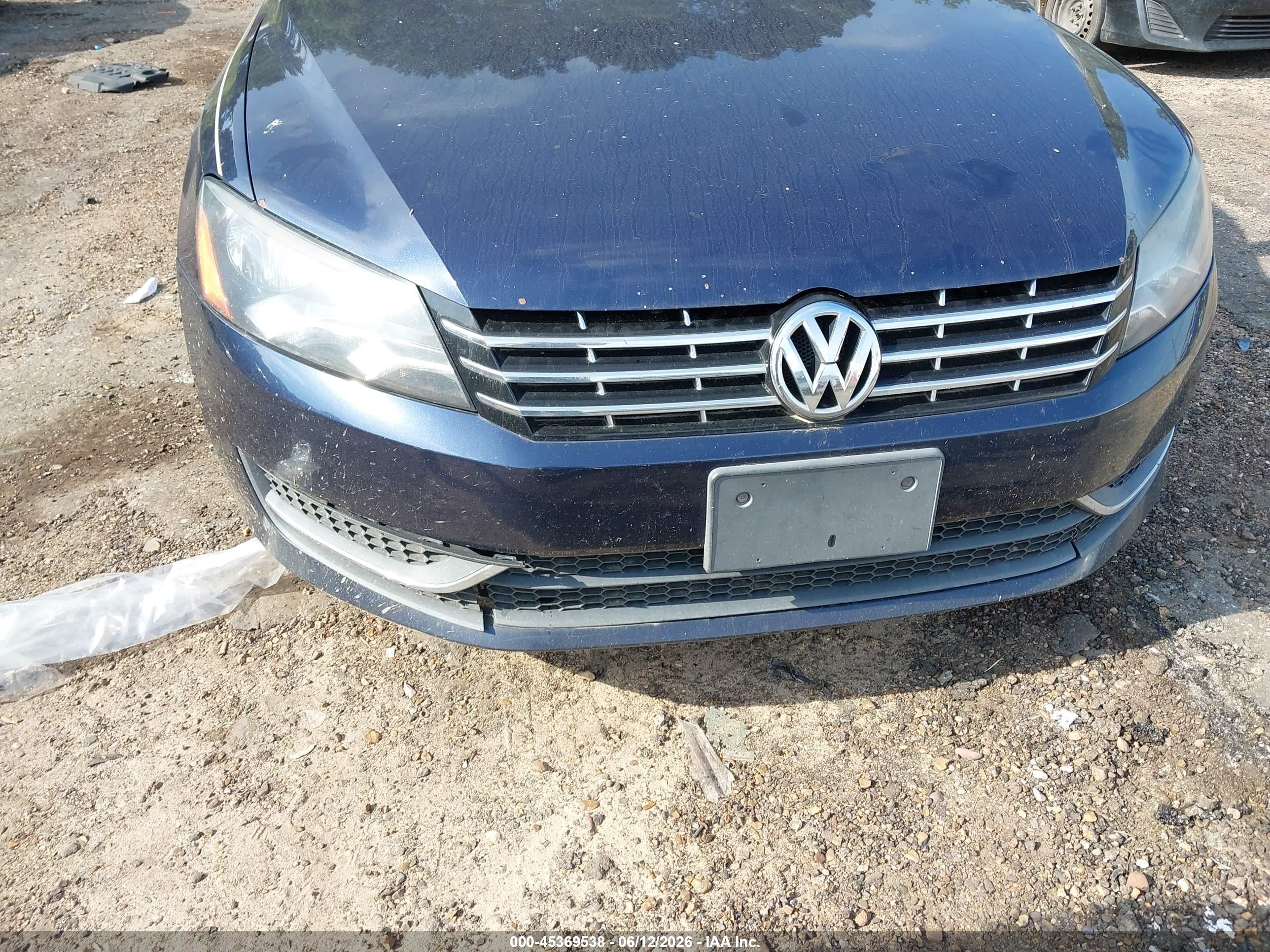 2015 Volkswagen Passat 2.0l Tdi Se Blue vin: 1VWBV7A37FC032511