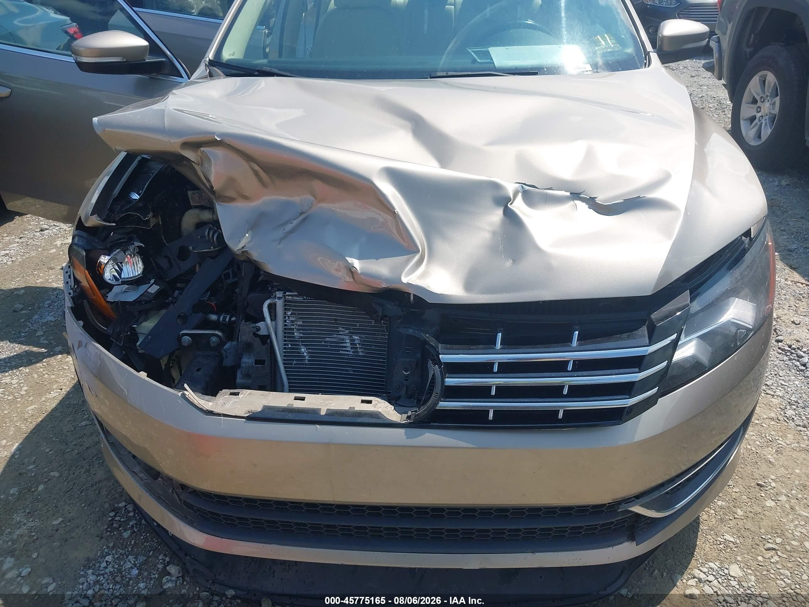 2015 Volkswagen Passat 2.0l Tdi Se Tan vin: 1VWBV7A37FC032539