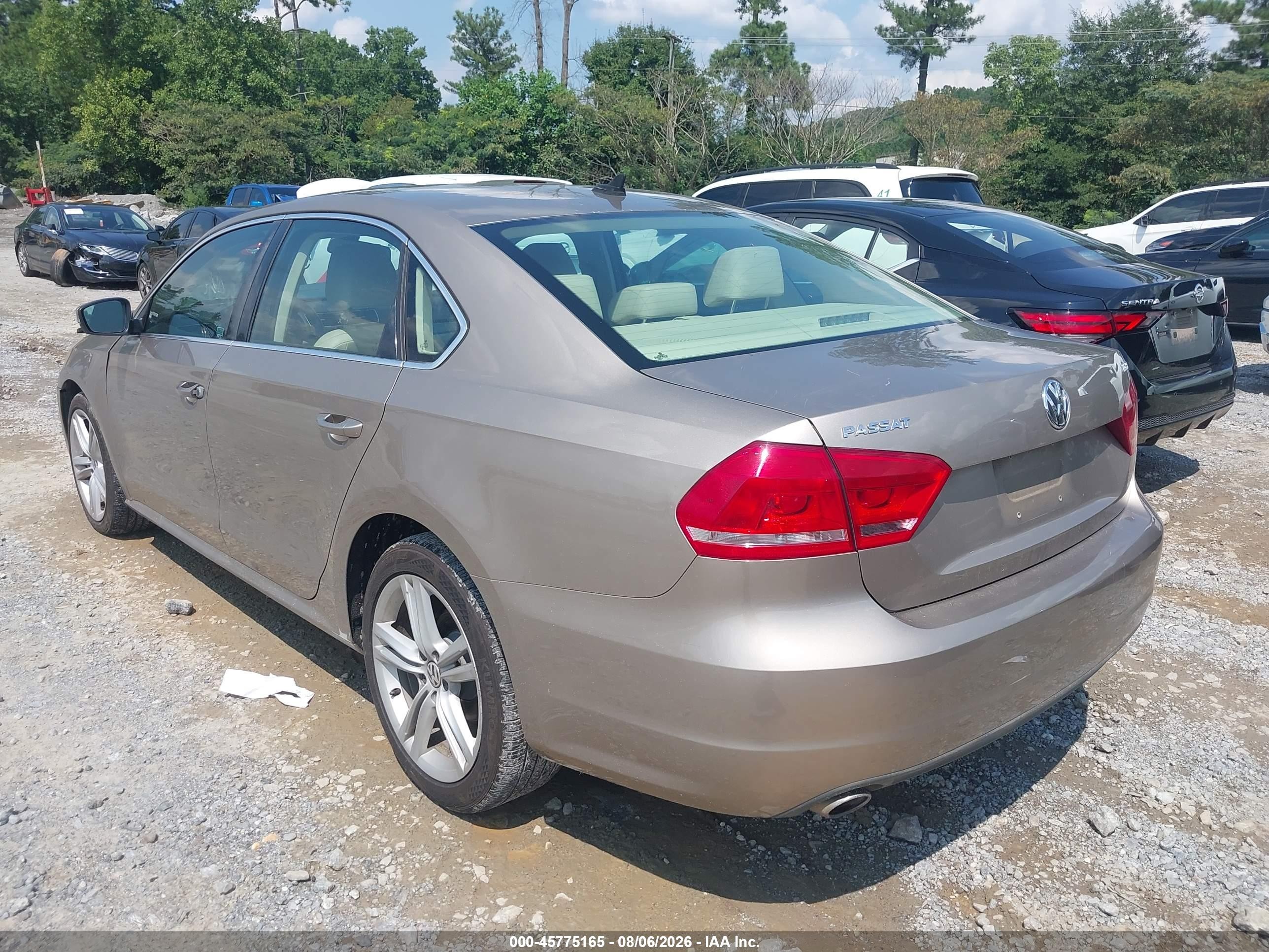 2015 Volkswagen Passat 2.0l Tdi Se Tan vin: 1VWBV7A37FC032539