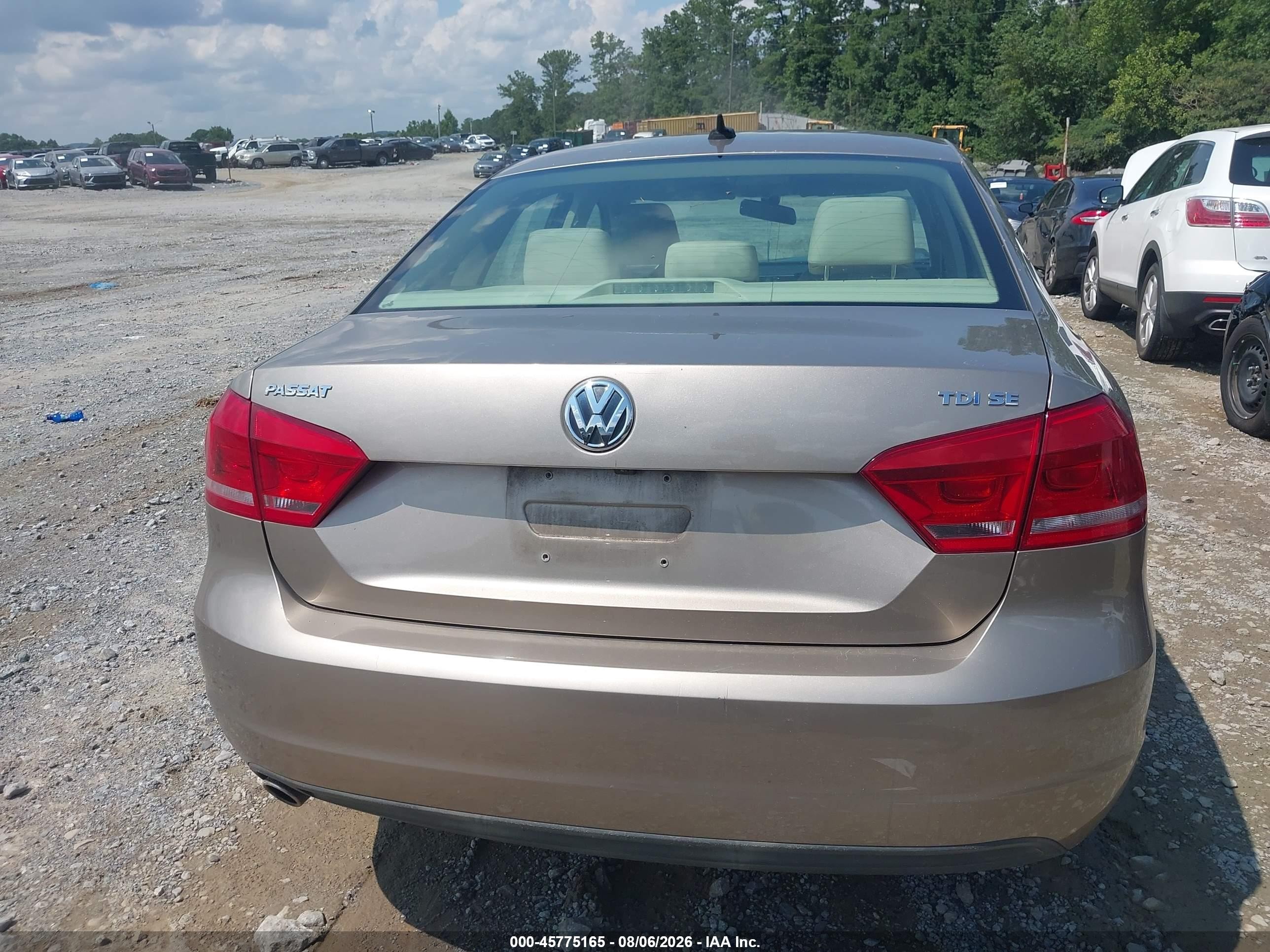 2015 Volkswagen Passat 2.0l Tdi Se Tan vin: 1VWBV7A37FC032539