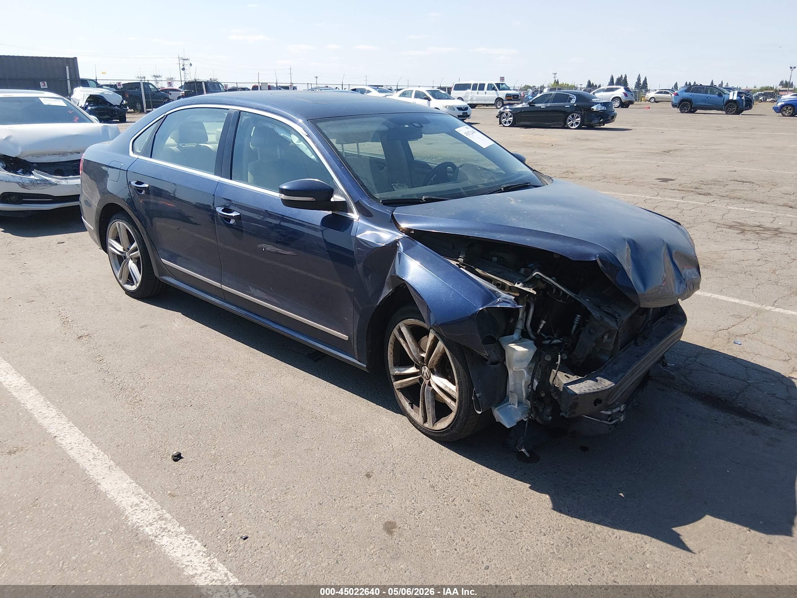2015 Volkswagen Passat 2.0l Tdi Se Blue vin: 1VWBV7A37FC057117